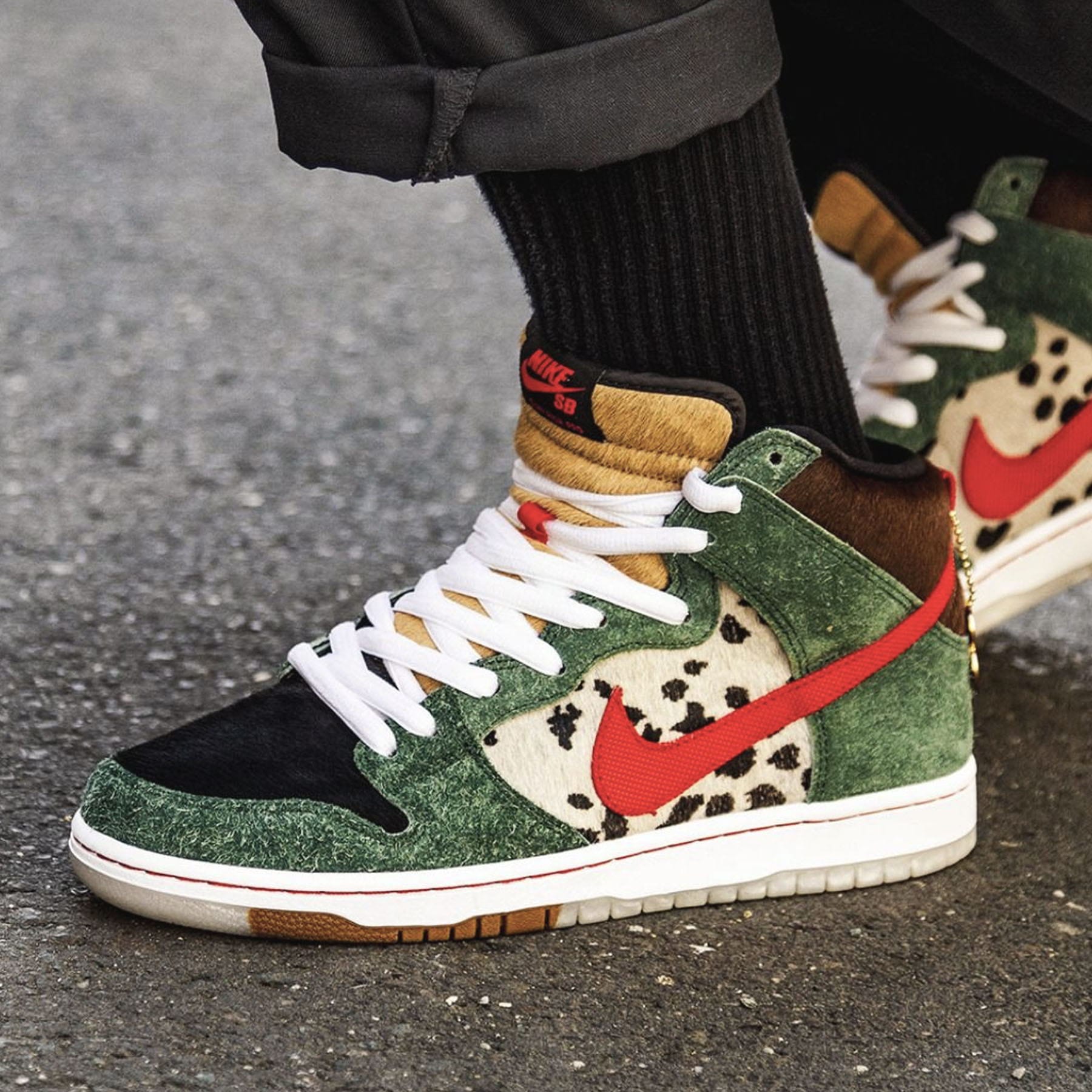 Nike Dunk High SB 'Walk The Dog' — UK 3 | EU 35.5 | US 3.5 — Alternate View 7