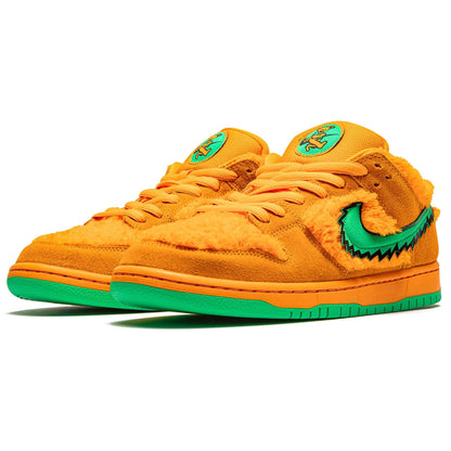 Grateful Dead x Nike Dunk Low SB 'Orange Bear' — UK 3 | EU 35.5 | US 3.5 — Side View
