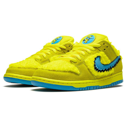 Grateful Dead x Nike Dunk Low SB 'Yellow Bear' — UK 3 | EU 35.5 | US 3.5 — Side View