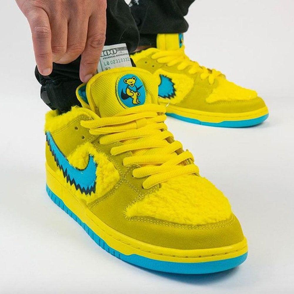 Grateful Dead x Nike Dunk Low SB 'Yellow Bear' — UK 3 | EU 35.5 | US 3.5 — Alternate View 7