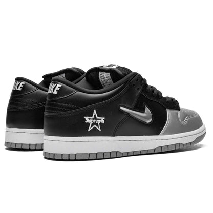 Supreme x Nike Dunk SB Low QS 'Metallic Silver' — UK 3 | EU 35.5 | US 3.5 — Back View