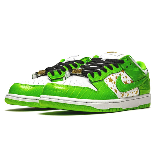 Supreme x Nike Dunk Low OG SB QS 'Mean Green' — UK 3 | EU 35.5 | US 3.5 — Side View