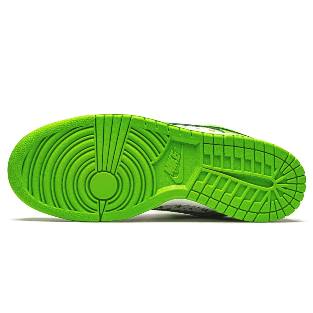 Supreme x Nike Dunk Low OG SB QS 'Mean Green' — UK 3 | EU 35.5 | US 3.5 — Detail View