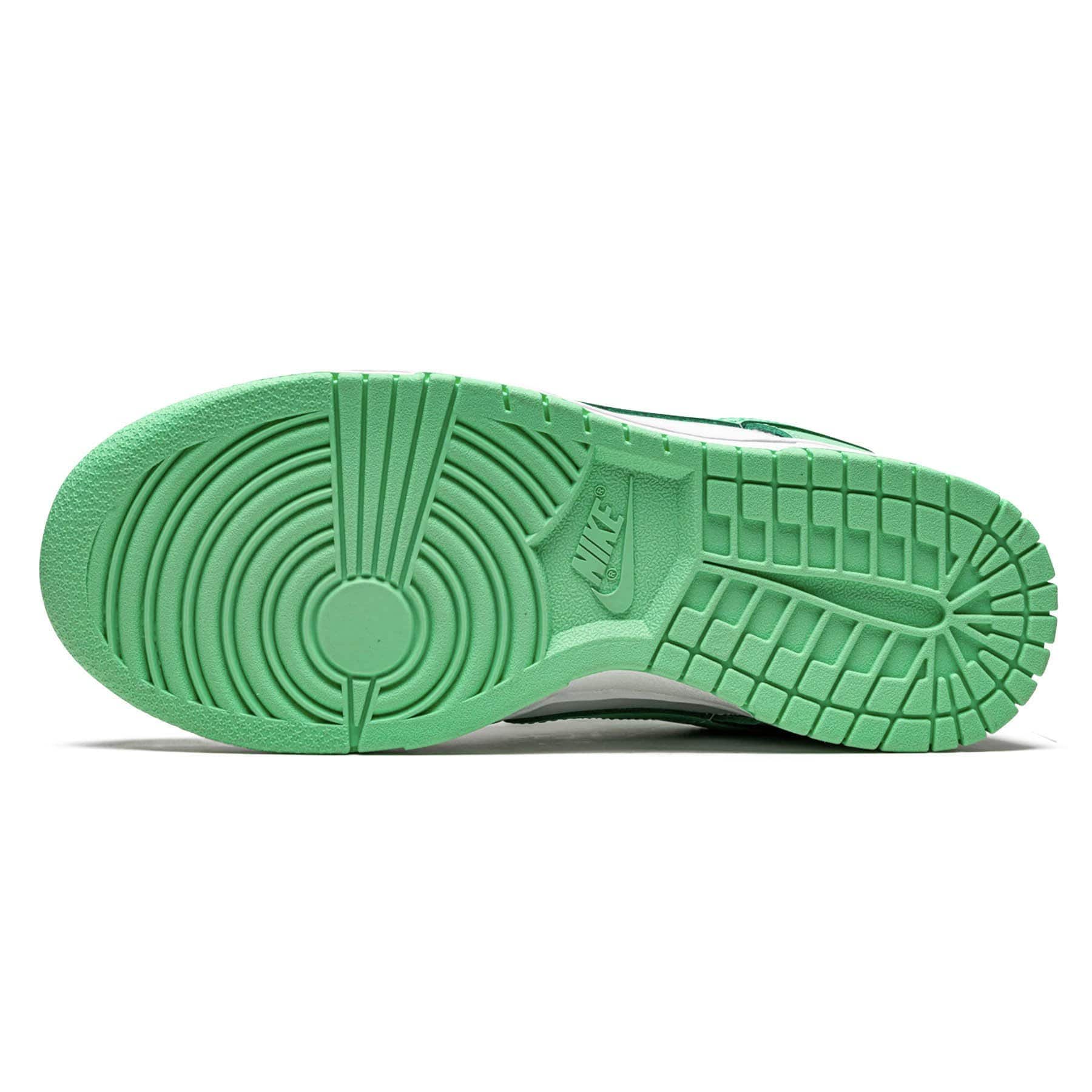 Nike Dunk Low Wmns 'Green Glow' — UK 2.5 | EU 35.5 | US 5 — Detail View