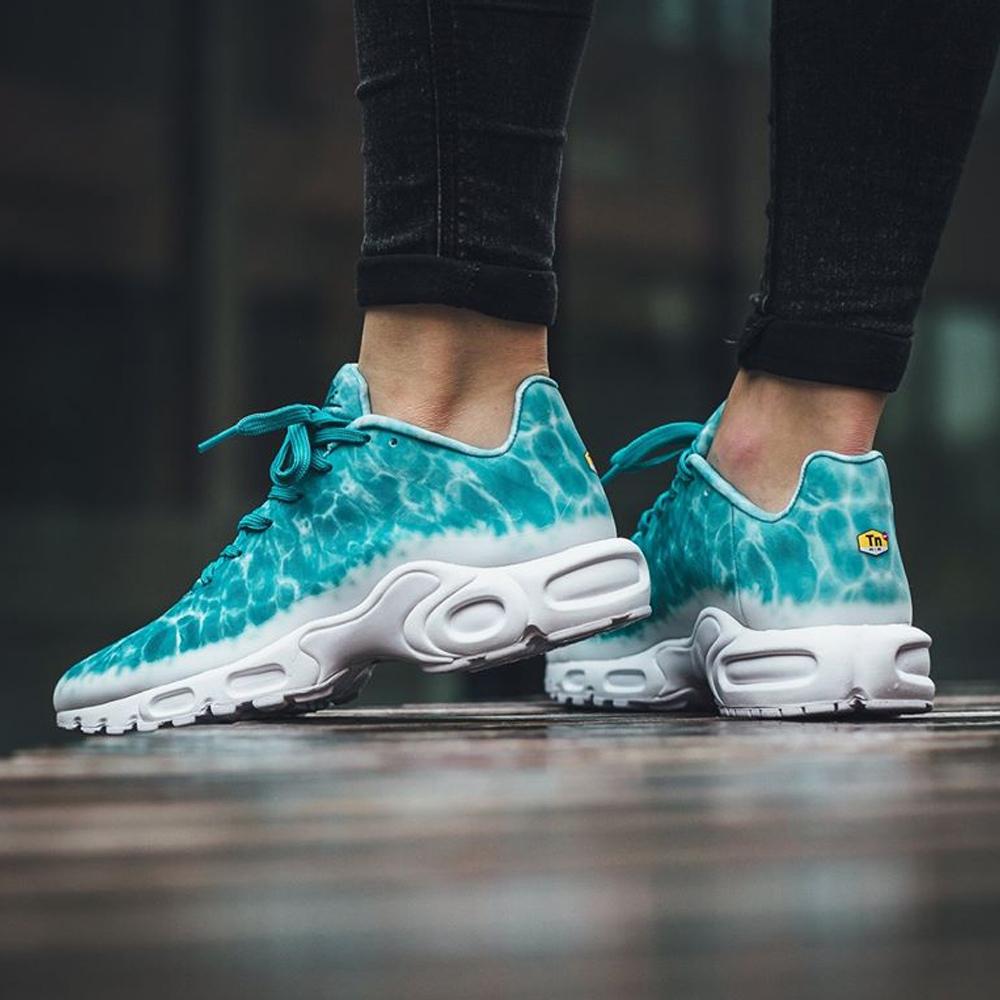 NIKE AIR MAX PLUS GPX PREMIUM SP Turbo Green & White — UK 3 | EU 35.5 | US 3.5 — Back View