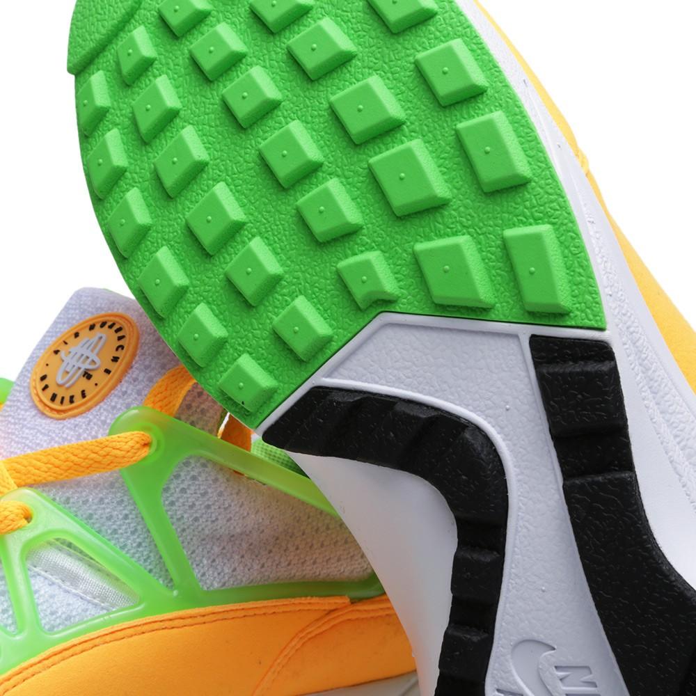 NIKE AIR HUARACHE LIGHT Atomic Mango & Action Green — UK 3 | EU 35.5 | US 3.5 — Detail View