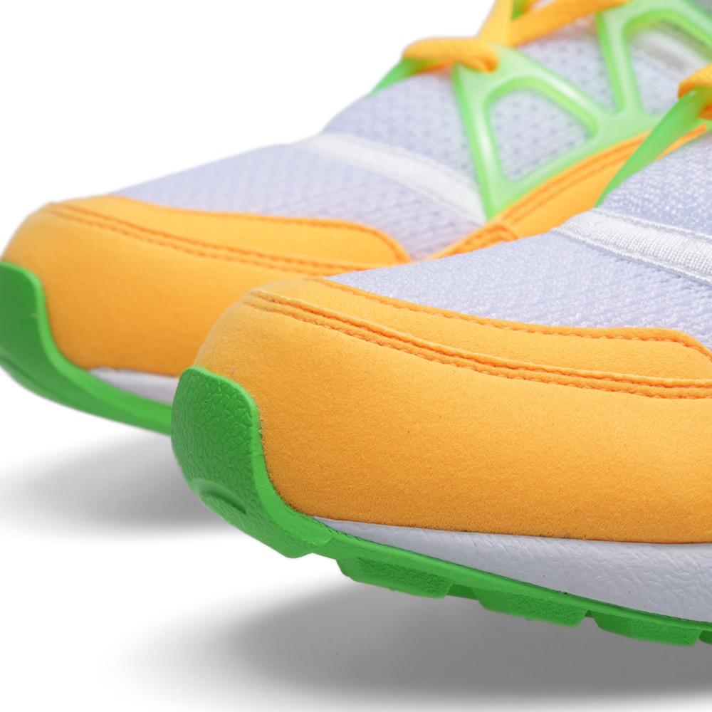 NIKE AIR HUARACHE LIGHT Atomic Mango & Action Green — UK 3 | EU 35.5 | US 3.5 — Lifestyle View
