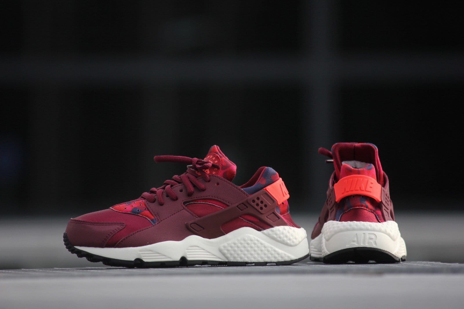 NIKE W AIR HUARACHE RUN PRINT — UK 3 | EU 35.5 | US 3.5 — Alternate View 8