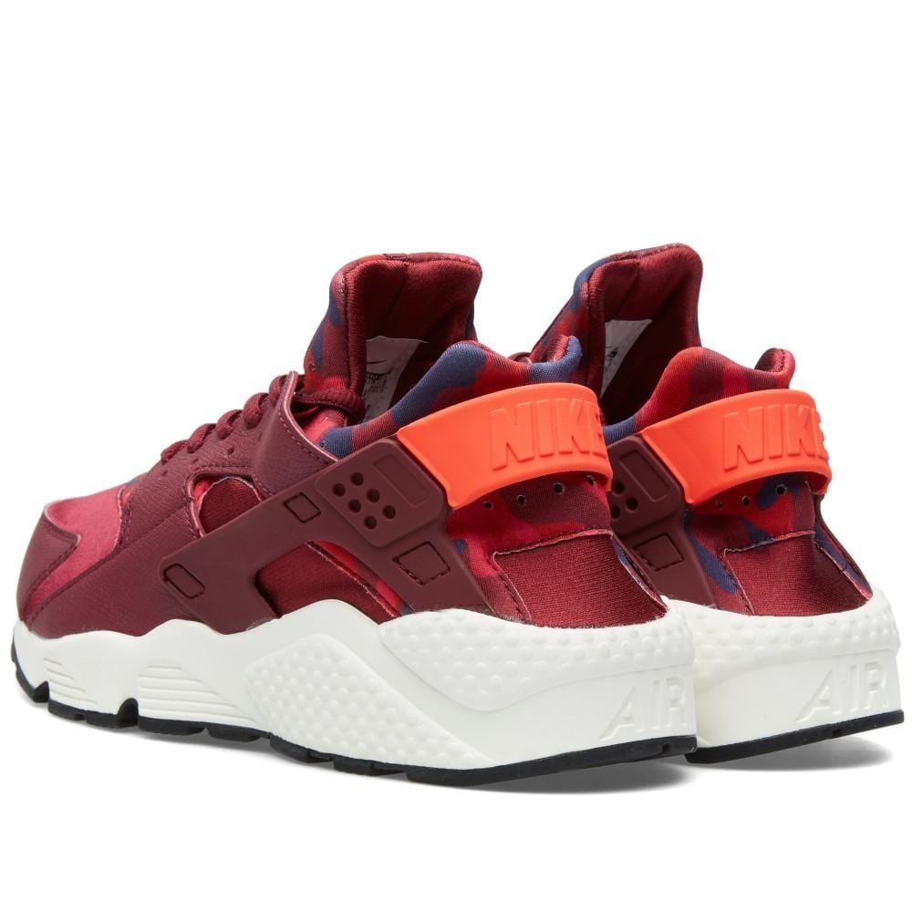 NIKE W AIR HUARACHE RUN PRINT — UK 3 | EU 35.5 | US 3.5 — Lifestyle View