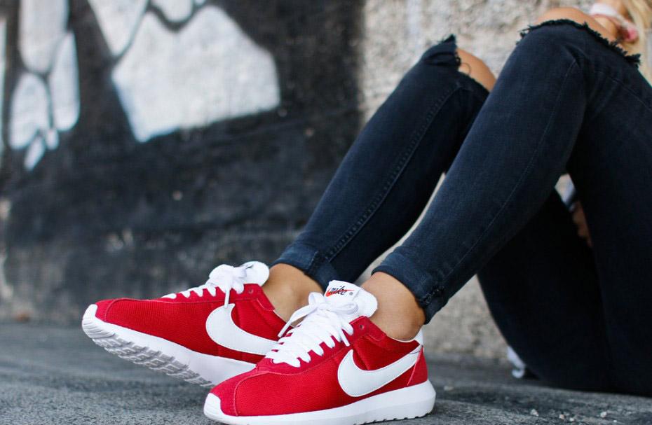 Nike Roshe LD-1000 QS Womens - Red-White — UK 2.5 | EU 35.5 | US 5 — Back View