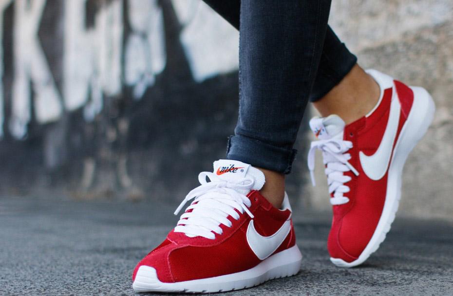 Nike Roshe LD-1000 QS Womens - Red-White — UK 2.5 | EU 35.5 | US 5 — Side View