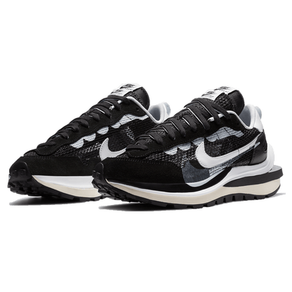 sacai x Nike VaporWaffle 'Black White' — UK 3 | EU 35.5 | US 3.5 — Side View