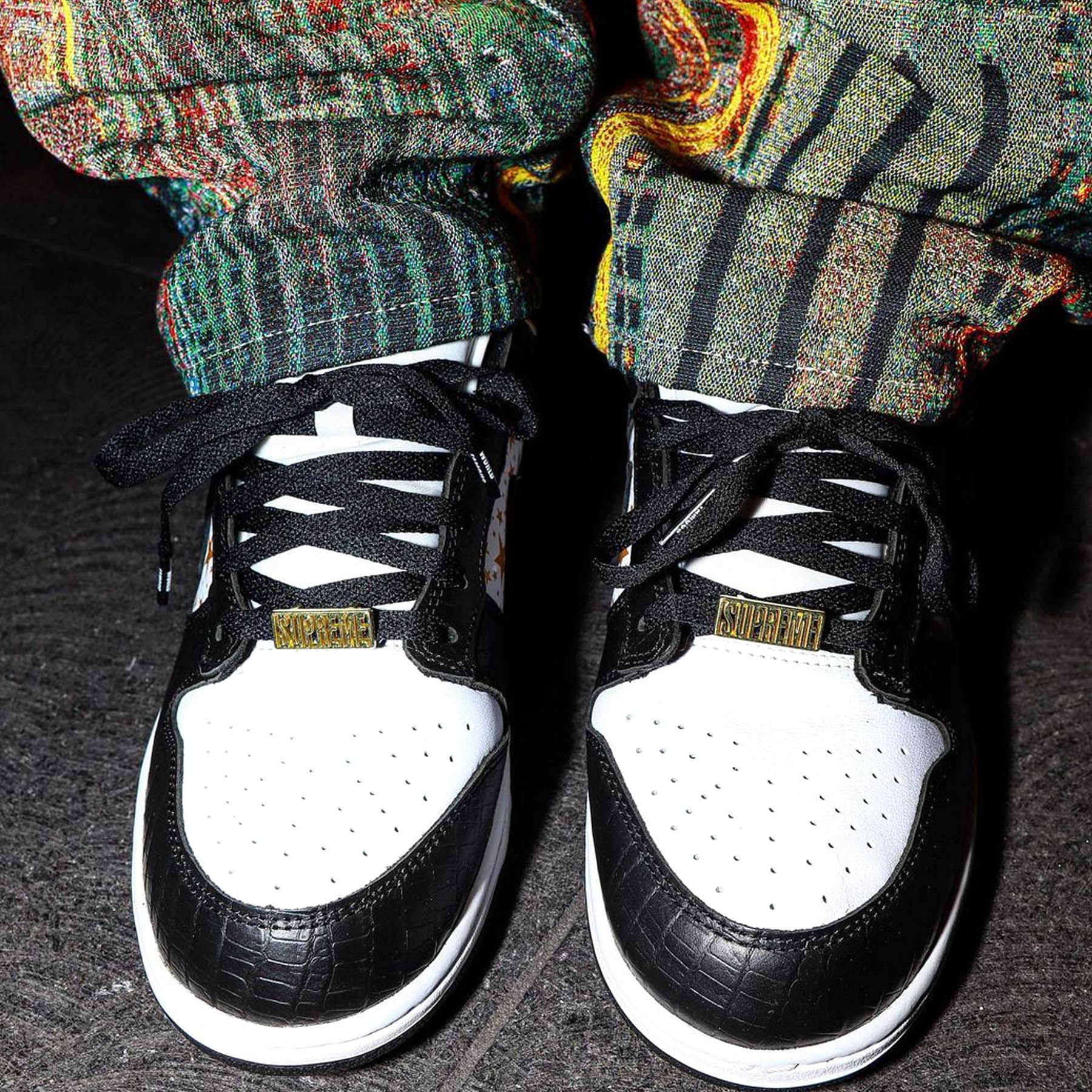 Supreme x Nike Dunk Low OG SB QS 'Black' — UK 3 | EU 35.5 | US 3.5 — Alternate View 7