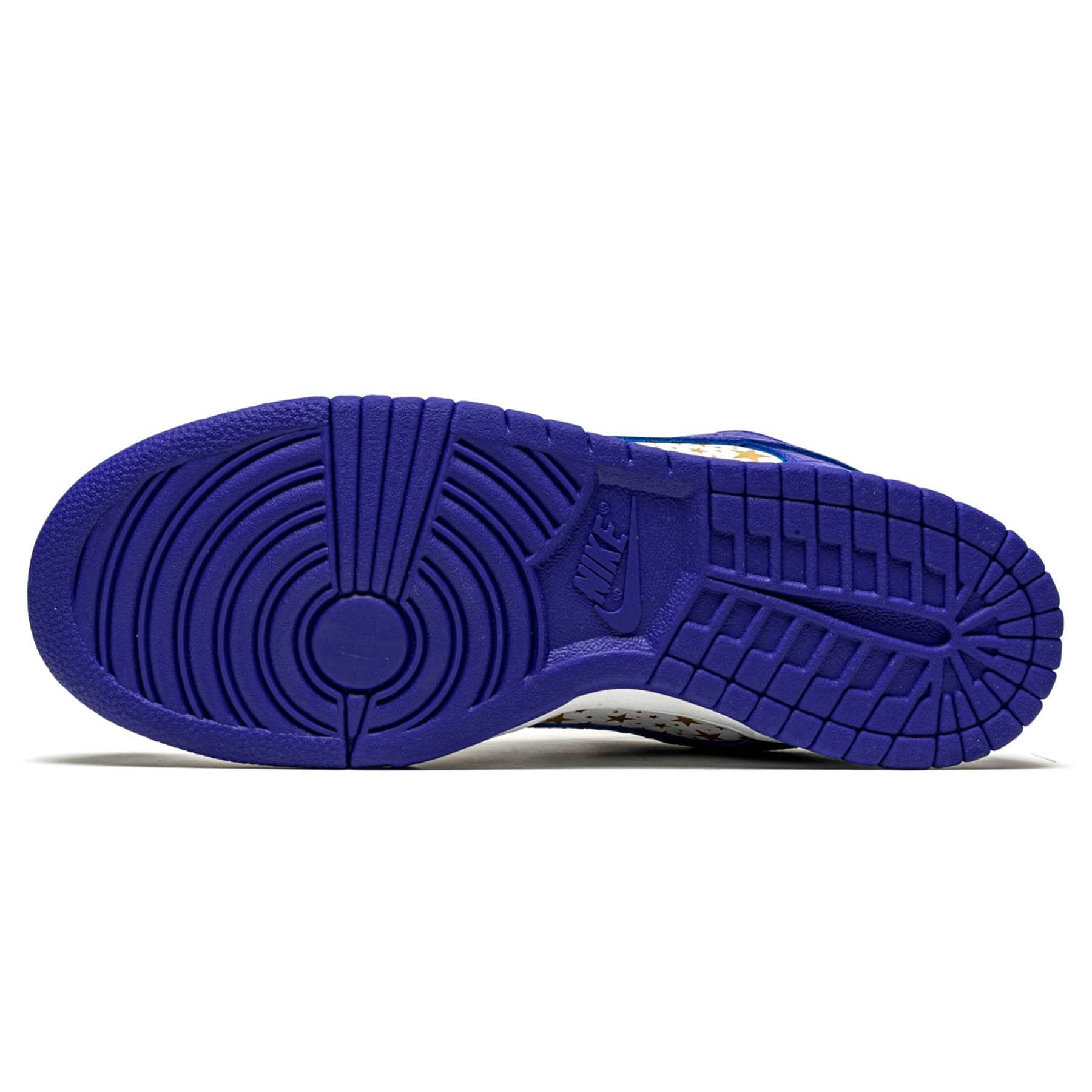 Supreme x Nike Dunk Low OG SB QS 'Hyper Royal' — UK 3 | EU 35.5 | US 3.5 — Detail View