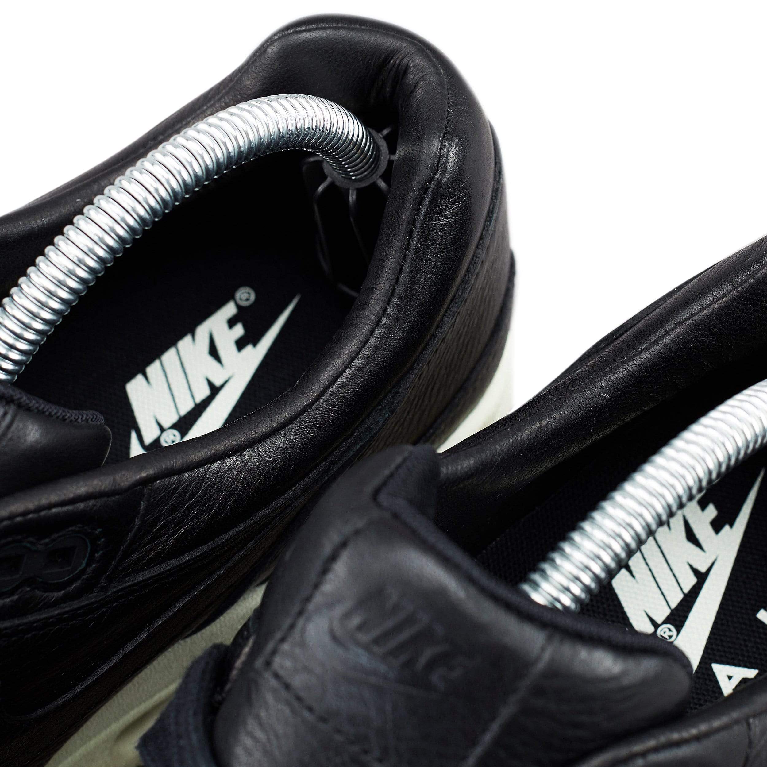 Sneaky Trees - Shoe and Trainer Tree Stretchers — Detail View