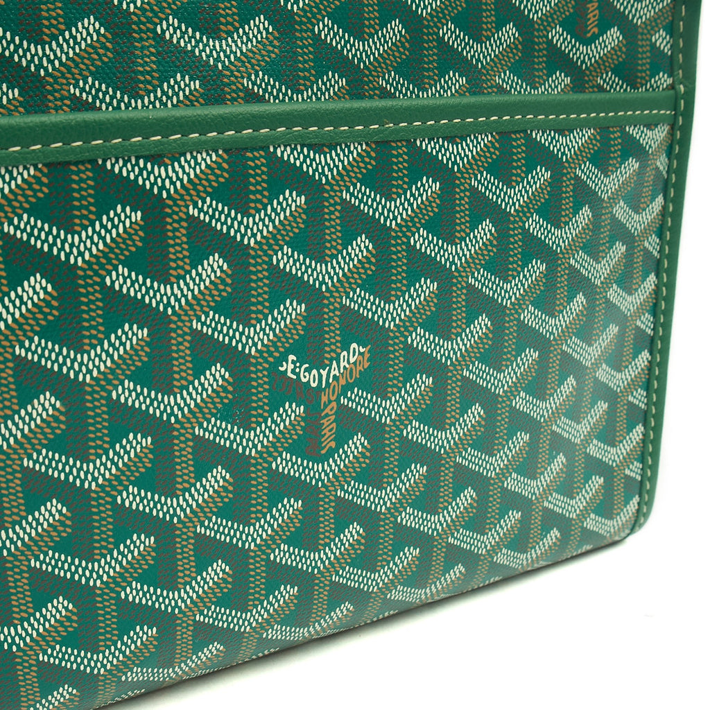 Goyard Clutch Jouvence Toiletry Pouch MM in Green, Leather — Lifestyle View