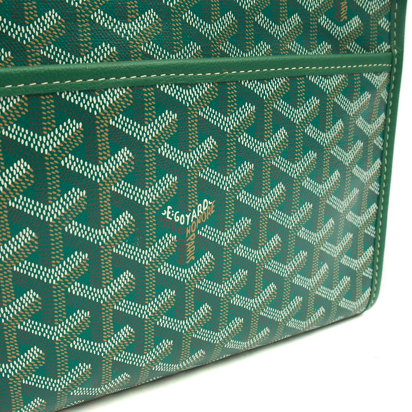 Goyard Clutch Jouvence Toiletry Pouch MM in Green, Leather — Lifestyle View