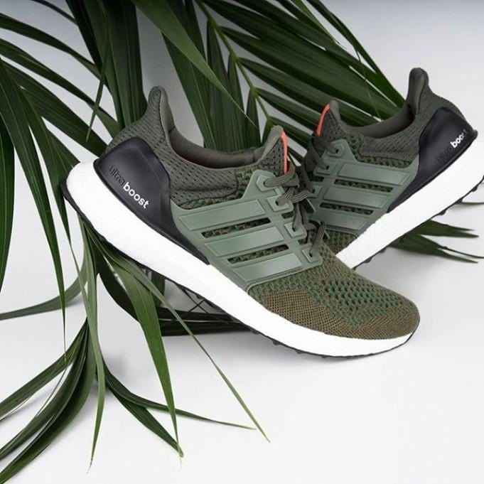 ADIDAS ORIGINALS ULTRA BOOST GREEN-BLACK — UK 3.5 | EU 36 | US 4 — Side View