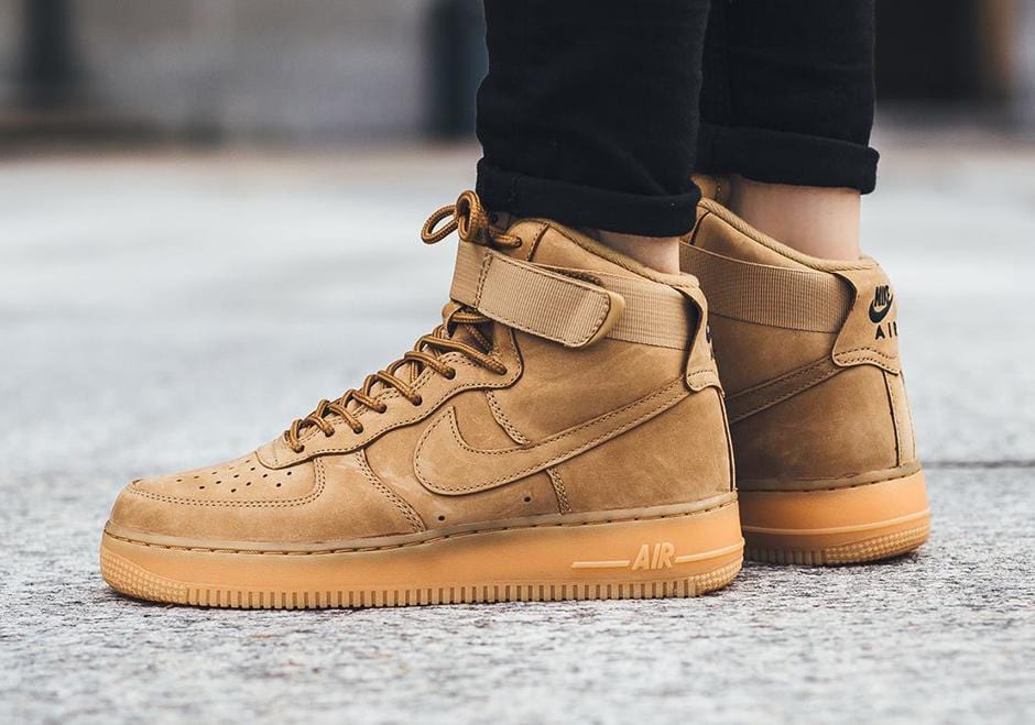 NIKE WMNS AIR FORCE 1 HIGH FLAX — UK 2.5 | EU 35.5 | US 5 — Lifestyle View