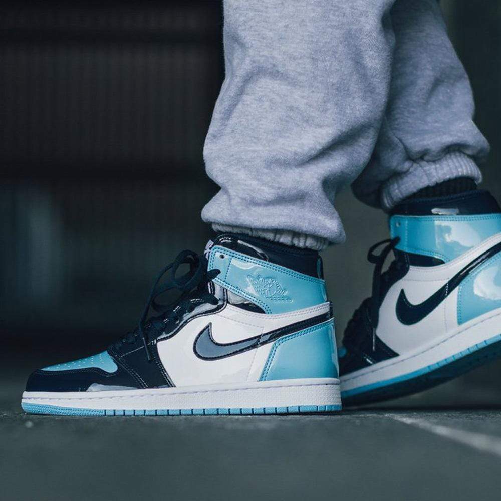 Air Jordan 1 Wmns Retro High OG 'Blue Chill' — UK 2.5 | EU 35.5 | US 5 — Lifestyle View