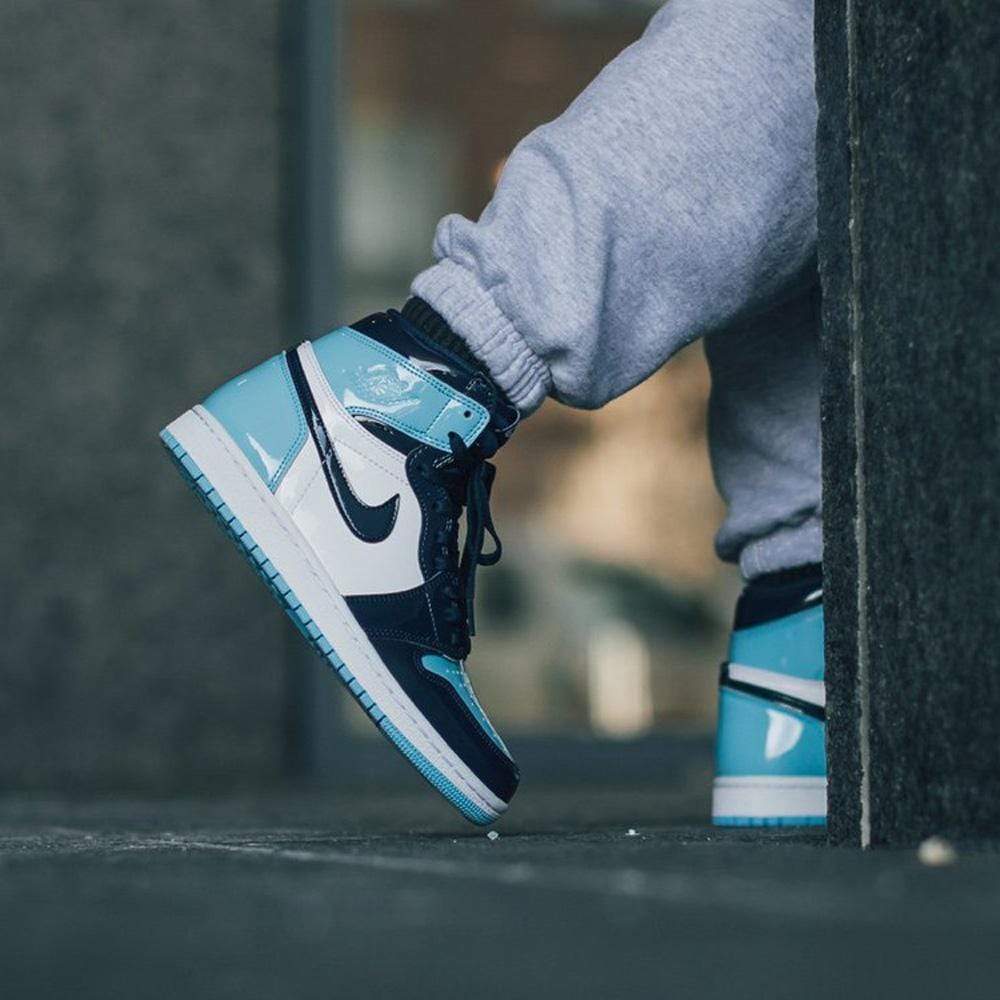 Air Jordan 1 Wmns Retro High OG 'Blue Chill' — UK 2.5 | EU 35.5 | US 5 — Alternate View 7