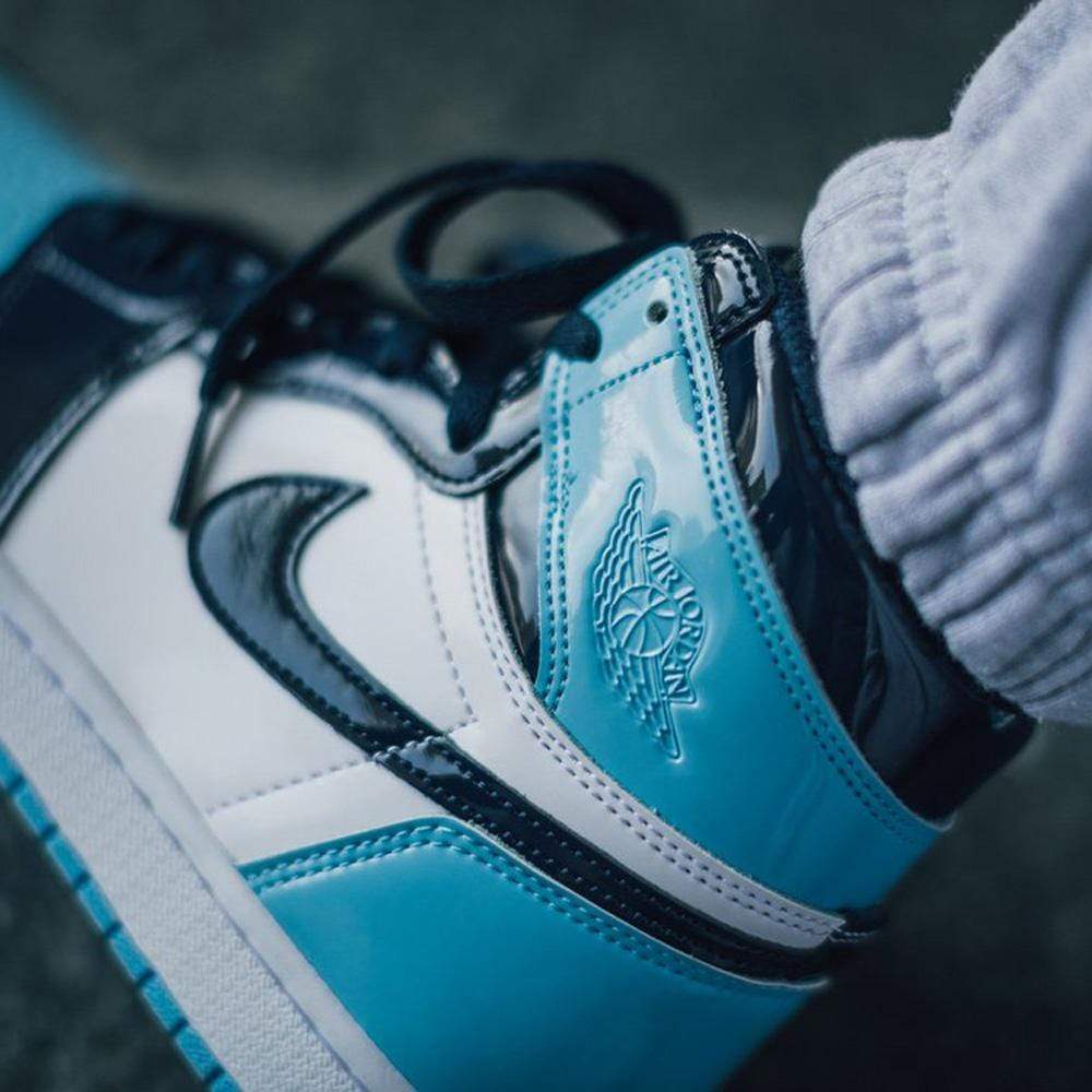 Air Jordan 1 Wmns Retro High OG 'Blue Chill' — UK 2.5 | EU 35.5 | US 5 — Alternate View 8