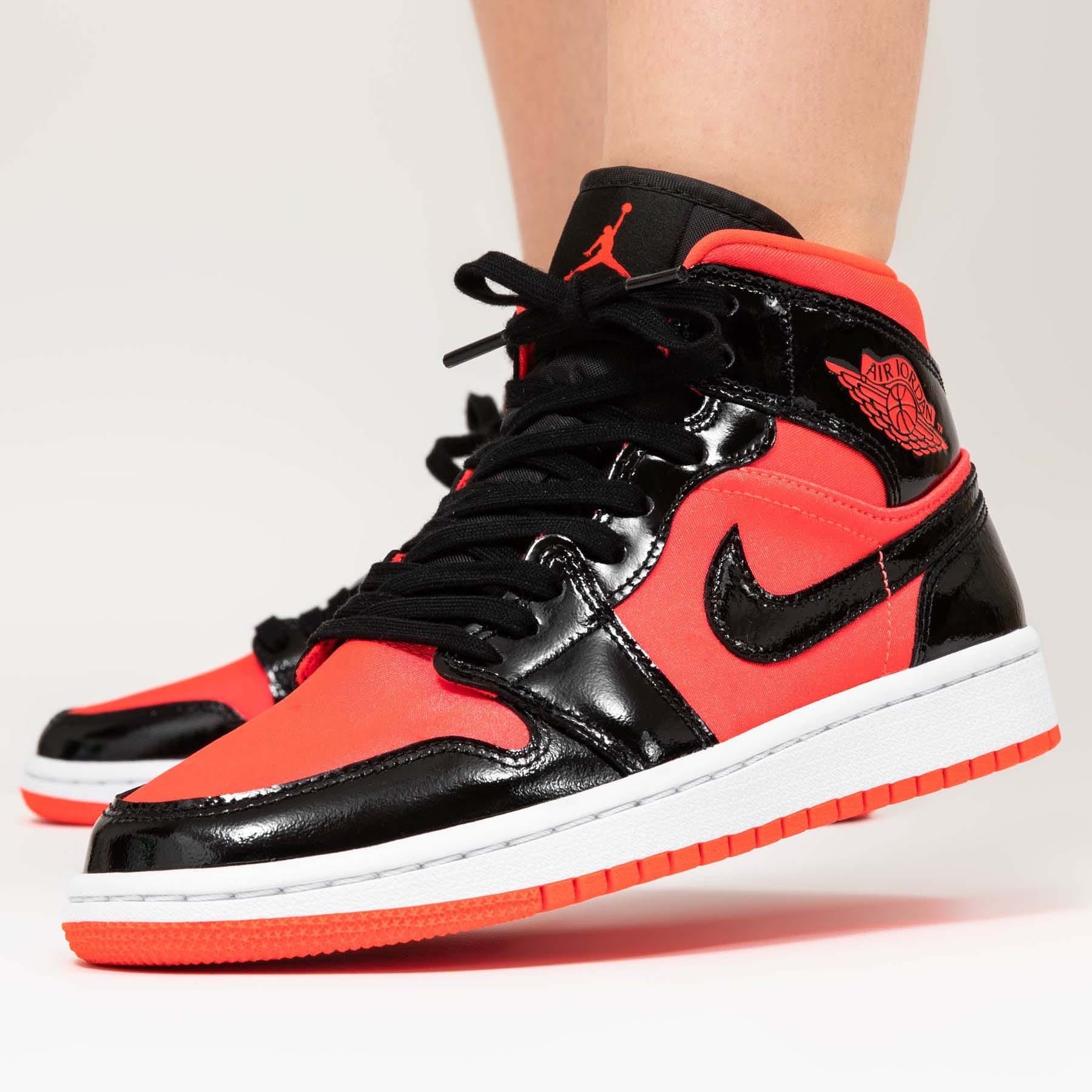 Air Jordan 1 Wmns Mid 'Hot Punch' — UK 2.5 | EU 35.5 | US 5 — Alternate View 7