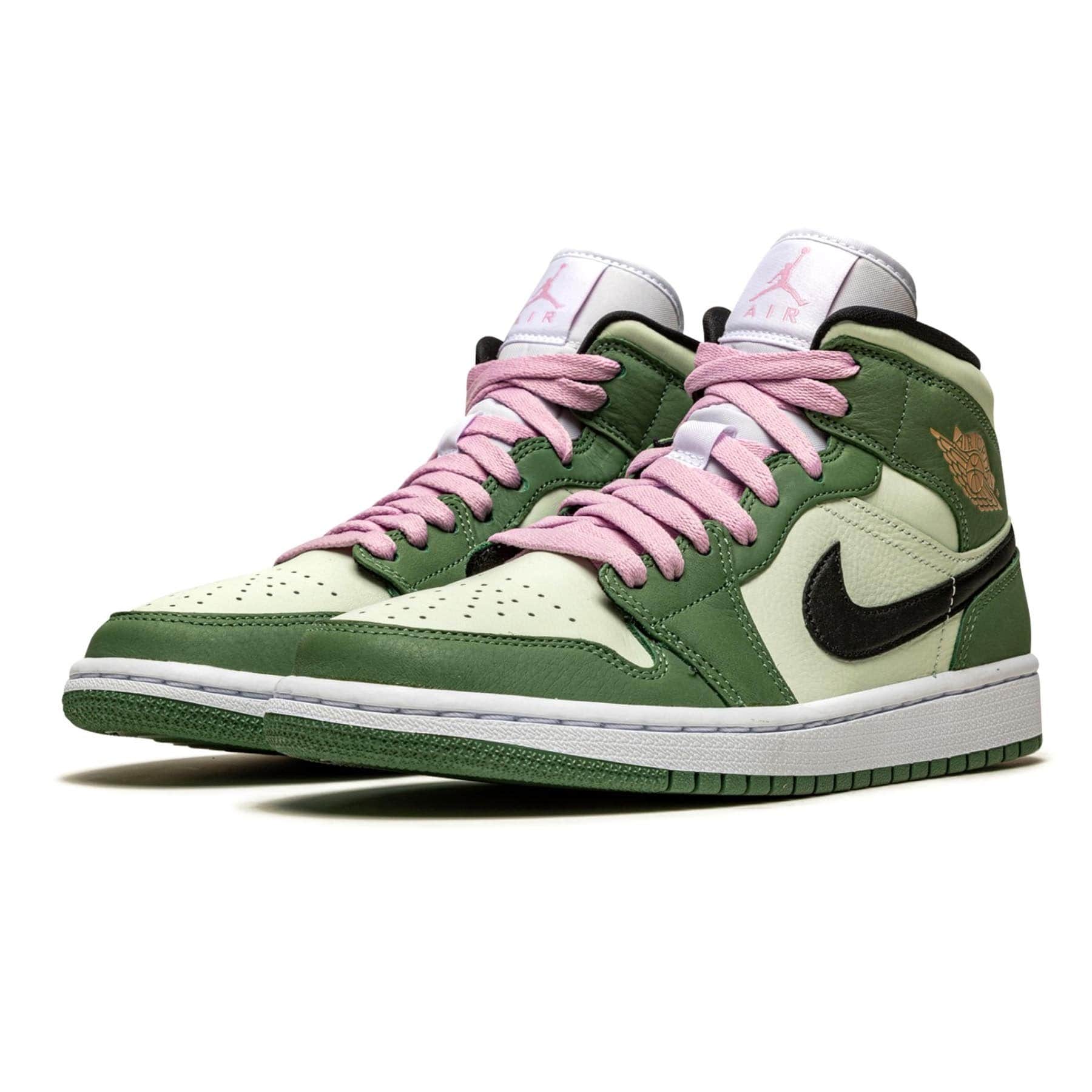 Air Jordan 1 Wmns Mid SE 'Dutch Green' — UK 2.5 | EU 35.5 | US 5 — Side View