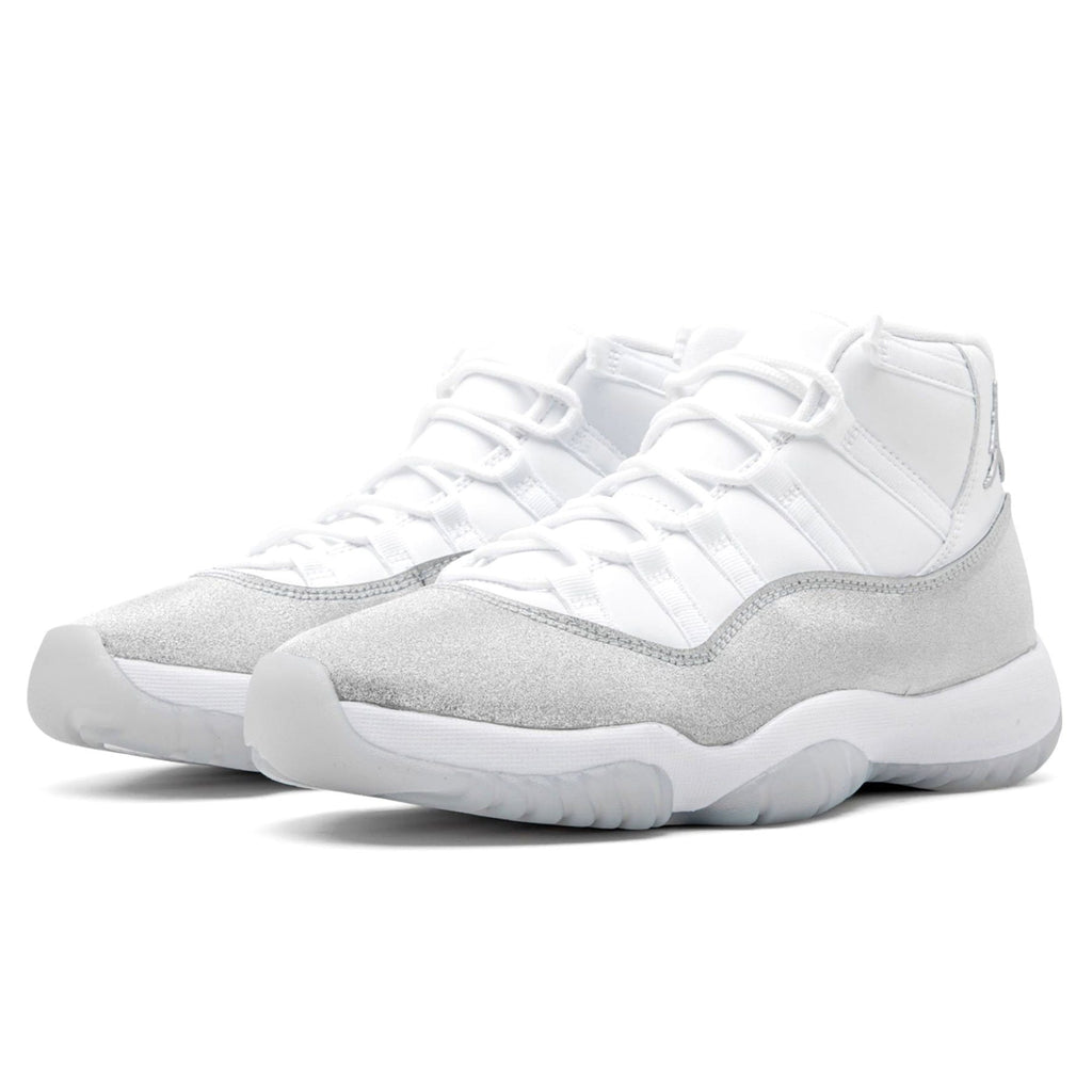 Air Jordan 11 Wmns Retro 'Vast Grey' — UK 2.5 | EU 35.5 | US 5 — Side View