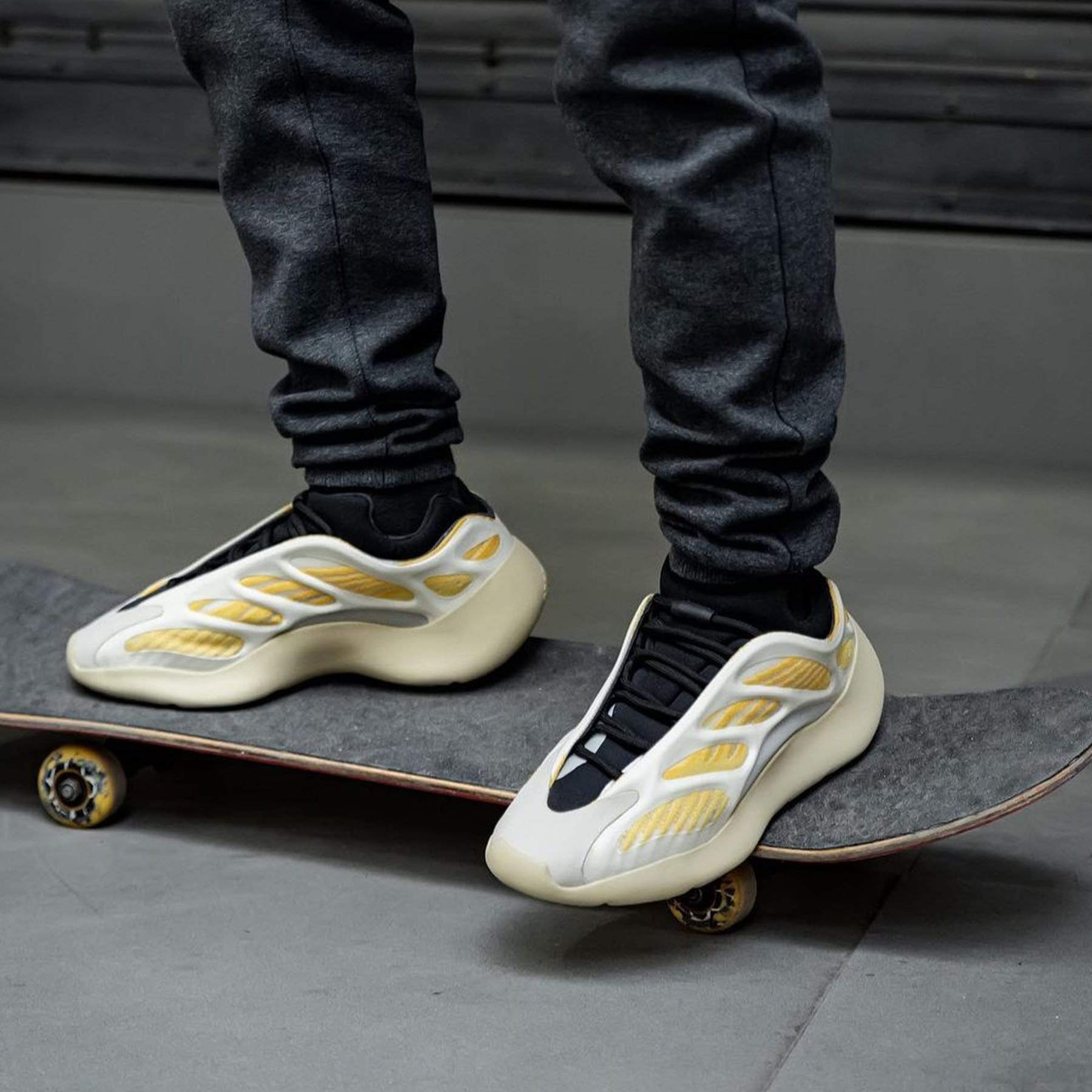 adidas Yeezy 700 V3 'Safflower' — UK 3.5 | EU 36 | US 4 — Alternate View 7