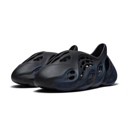 adidas Yeezy Foam Runner Kids 'Mineral Blue' — UK 10k | EU 28 | US 10.5k — Side View